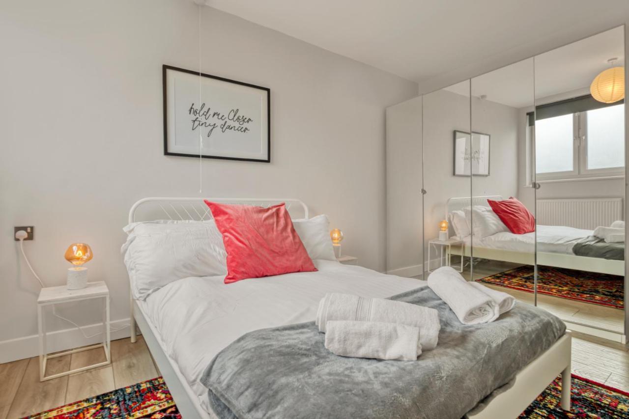 Homely 1Bed Apartment Vauxhall London Exterior foto