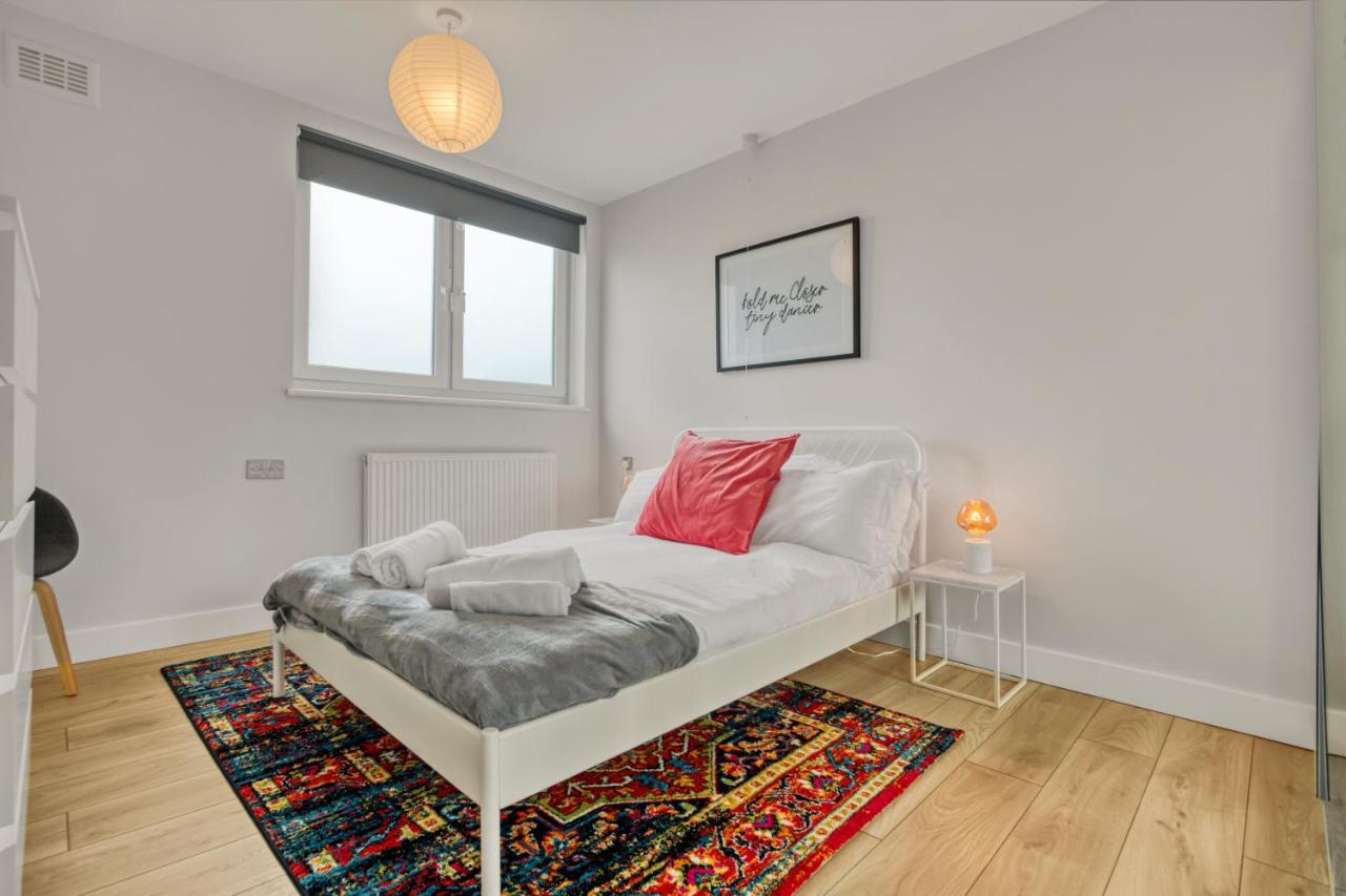 Homely 1Bed Apartment Vauxhall London Exterior foto